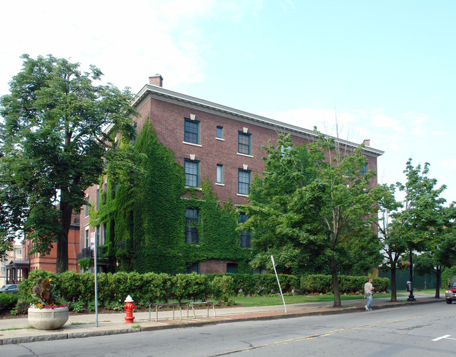 The Bellasara in Buffalo, NY - Foto de edificio - Building Photo