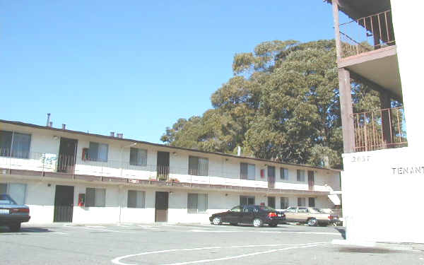 Indian Village Apartments in San Pablo, CA - Building Photo - Building Photo