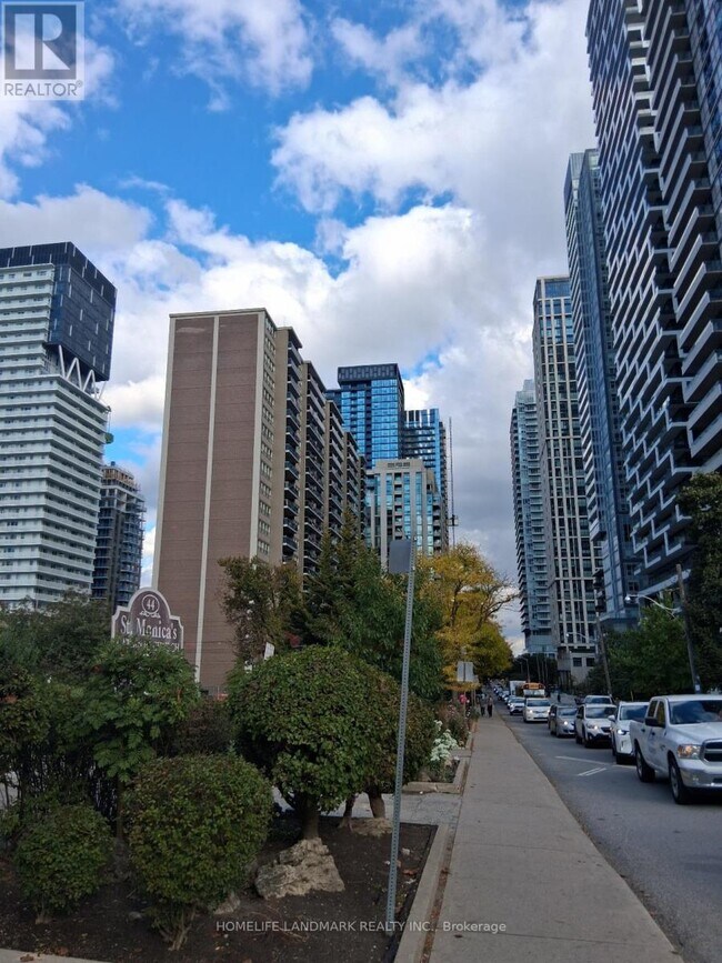 110 Broadway Ave in Toronto, ON - Building Photo - Building Photo