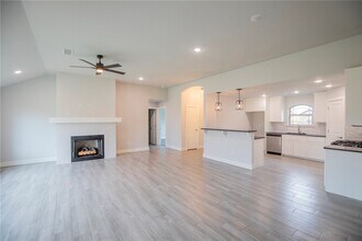 1029 Autumn Royal Ave in Lowell, AR - Building Photo - Building Photo