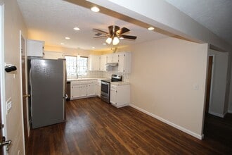 9547 N Sharon Ave in Fresno, CA - Building Photo - Building Photo