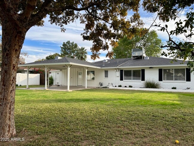property at 4702 E Wilshire Dr