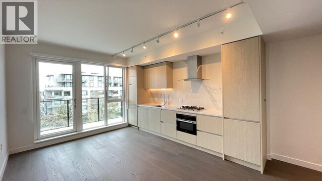 5168 Cambie St. in Vancouver, BC - Building Photo - Building Photo