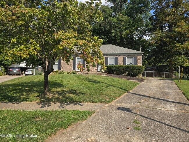 9313 Le Beau Ct in Louisville, KY - Building Photo - Building Photo