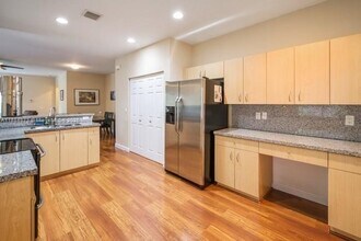 590 Conservation Dr in Weston, FL - Building Photo - Building Photo