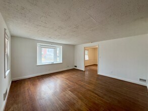 1318 Woodbourne Ave in Baltimore, MD - Building Photo - Building Photo