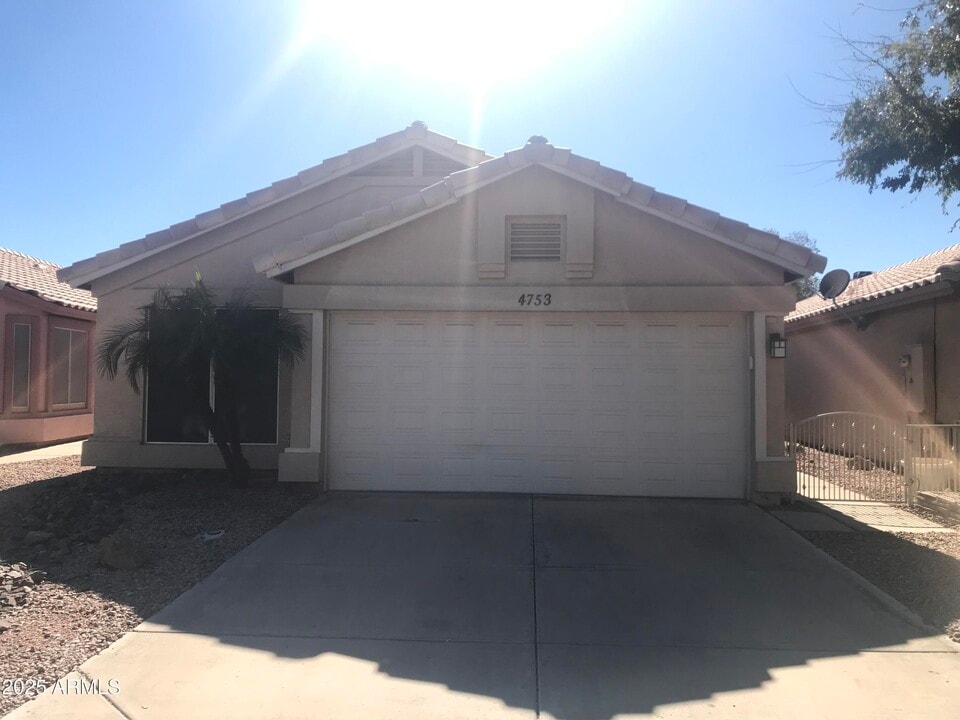 4753 W Monterey St in Chandler, AZ - Building Photo