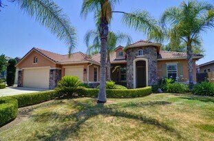 3092 Everglade Ave in Clovis, CA - Building Photo