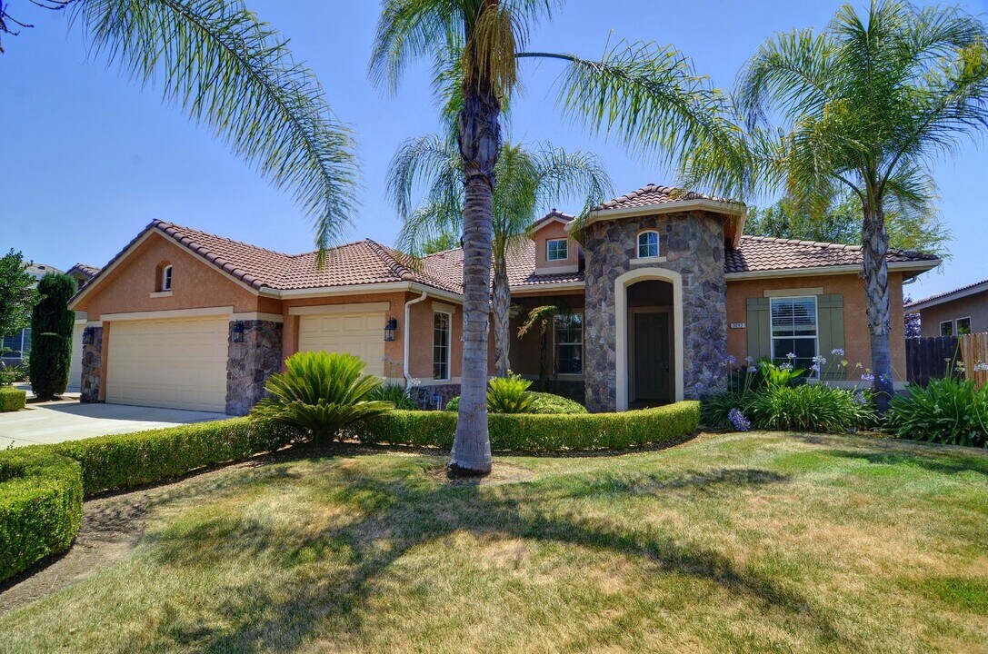 3092 Everglade Ave in Clovis, CA - Building Photo