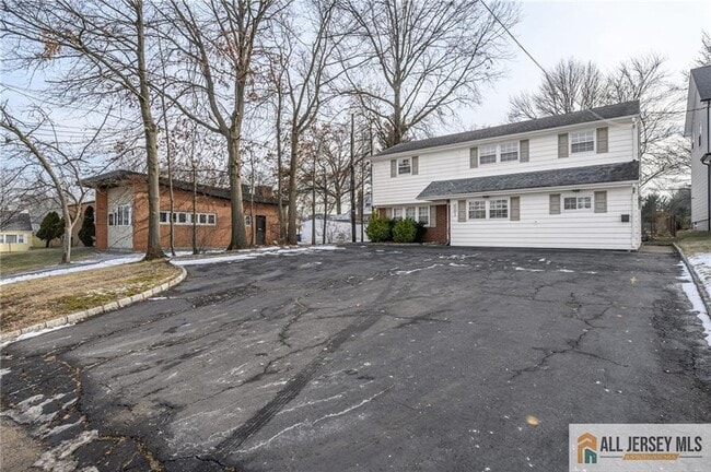 691 Inman Ave in Woodbridge Township, NJ - Building Photo - Building Photo