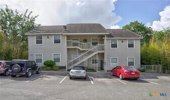 427 Lindsey St in San Marcos, TX - Building Photo