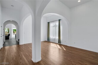 11661 Bradford Commons Dr in Las Vegas, NV - Building Photo - Building Photo
