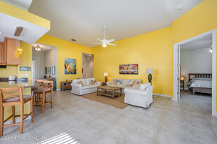 3547 Plume Way in Palm Bay, FL - Foto de edificio - Building Photo