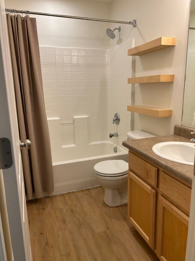 6754 950 E in Midvale, UT - Building Photo - Building Photo