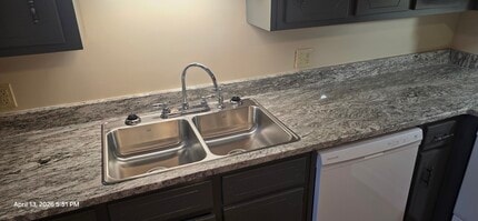 608 Morrison St, Unit 608B Morrison Street in McMinnville, TN - Foto de edificio - Building Photo