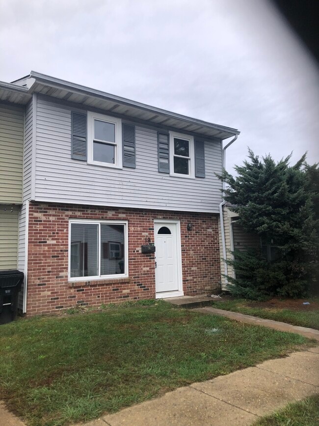 property at 19 Magnolia Ct