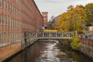 100 Main St in Dover, NH - Building Photo