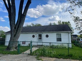 1027 E 4th St in Greenfield, IN - Building Photo