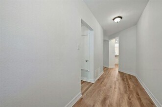 5703 Marchmont Ln in Austin, TX - Building Photo - Building Photo