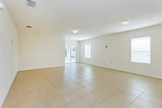 713 SW 4th Terrace in Cape Coral, FL - Building Photo - Building Photo