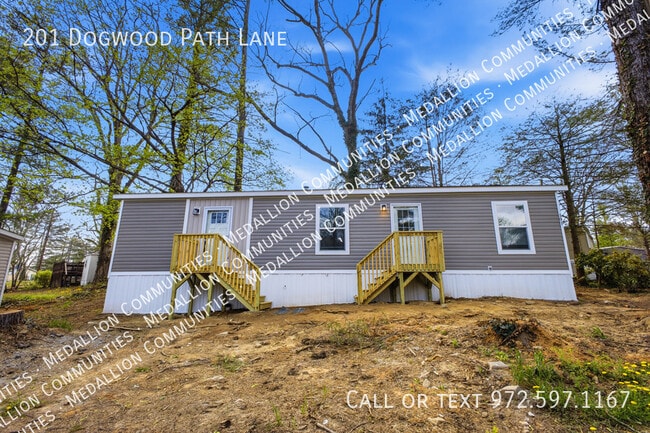 201 Dogwood Path Ln in Hendersonville, NC - Building Photo - Building Photo