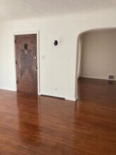 2423 St George St, Unit 2423 in Los Angeles, CA - Building Photo - Building Photo