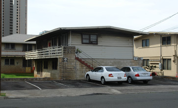 2115 Algaroba St in Honolulu, HI - Building Photo - Building Photo