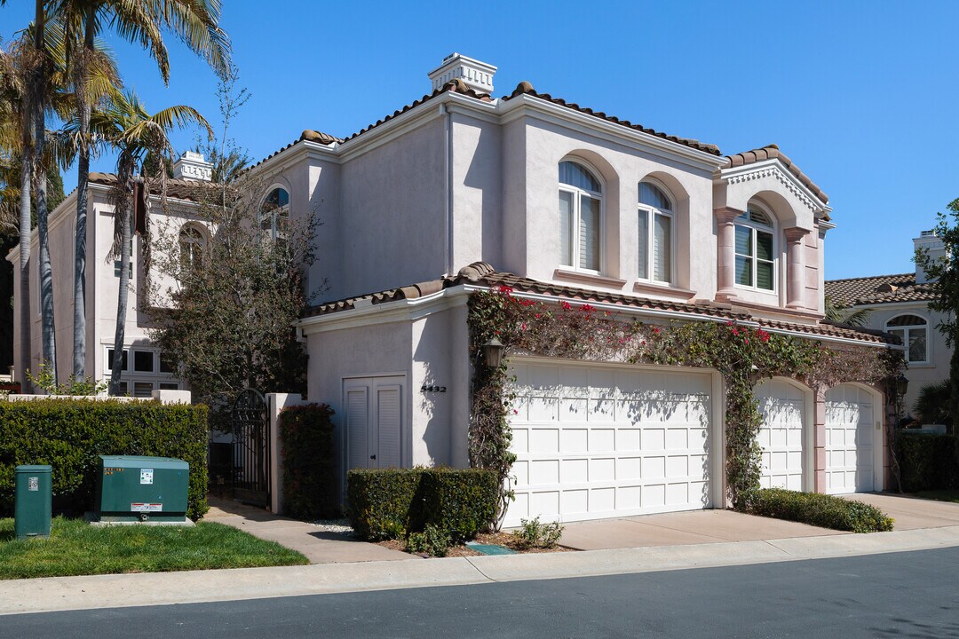 Casabella in San Diego, CA - Building Photo