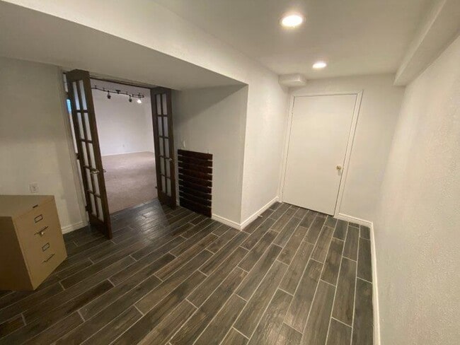 property at 4240 E Maplewood Way