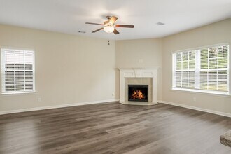 572 Brightleaf Cir in Hinesville, GA - Building Photo - Building Photo