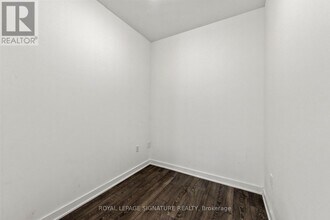 120 Eagle Rock Way in Vaughan, ON - Building Photo - Building Photo