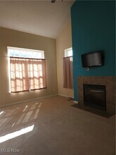 37 Eastpointe Dr in Tallmadge, OH - Building Photo - Building Photo