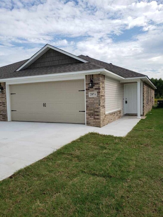 2107b Ingalls Ln in Alma, AR - Building Photo - Building Photo