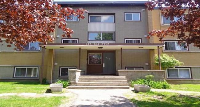 property at 625 Borthwick Ave