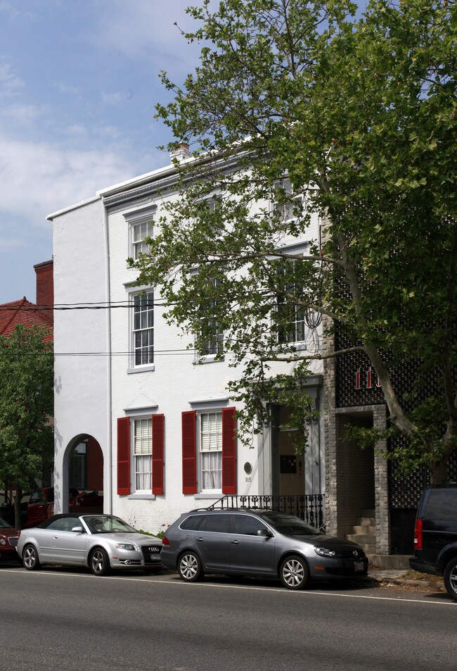 115 S Patrick St in Alexandria, VA - Foto de edificio - Building Photo