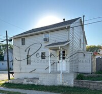 1230 W Ruby Ave in Independence, MO - Foto de edificio - Building Photo