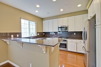 743 Batista Dr in San Jose, CA - Building Photo - Building Photo