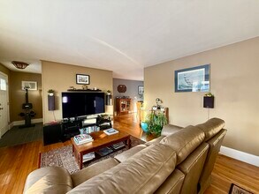 12 Holiday Dr in Fairhaven, MA - Building Photo - Building Photo