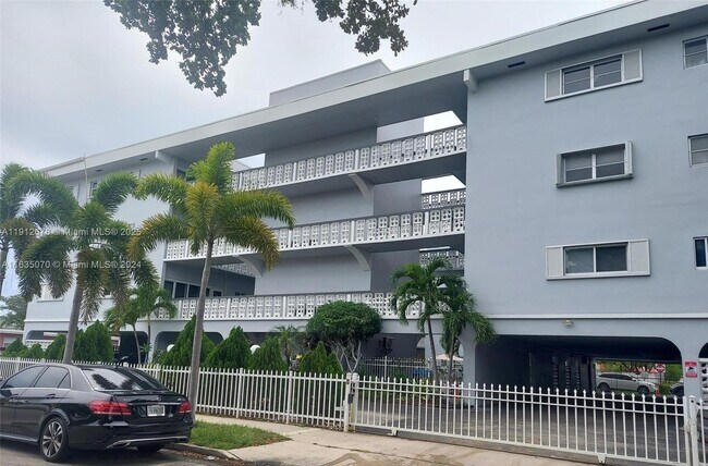 1818 Rodman St in Hollywood, FL - Building Photo - Building Photo