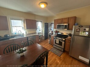 294 Highland Ave, Unit 2 in Somerville, MA - Foto de edificio - Building Photo