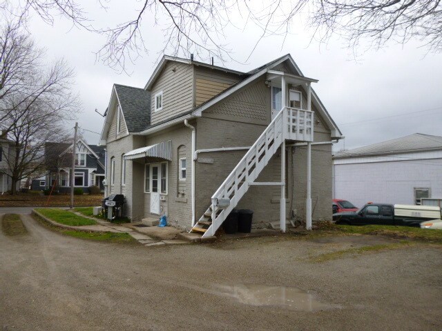 1206 Summer St, Unit Half in Burlington, IA - Building Photo