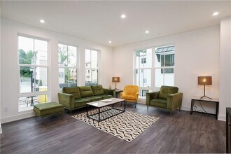 1815 Gotham Ln NE in Atlanta, GA - Foto de edificio - Building Photo