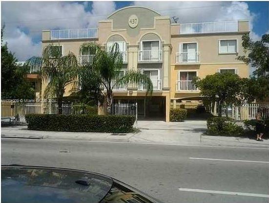 437 SW 7th St in Miami, FL - Building Photo