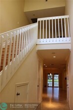 2032 Discovery Cir W in Deerfield Beach, FL - Foto de edificio - Building Photo