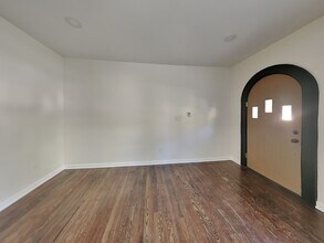 499 Woodlawn Ave NW in Atlanta, GA - Building Photo - Building Photo