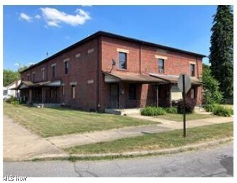 1637 Lincoln Park Dr-Unit -2 in Youngstown, OH - Building Photo