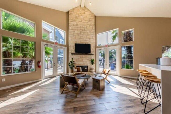2202 E William Cannon Dr in Austin, TX - Building Photo - Building Photo