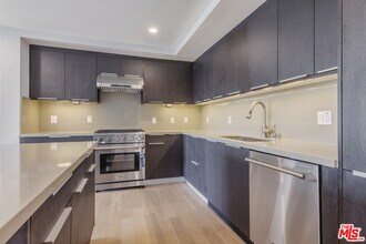 2939 Leeward Ave in Los Angeles, CA - Building Photo - Building Photo