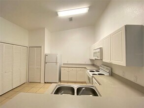 2810 Club Cortile Cir in Kissimmee, FL - Building Photo - Building Photo