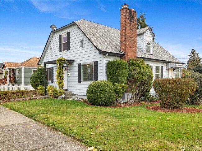 2431 Pine St in Everett, WA - Building Photo - Building Photo